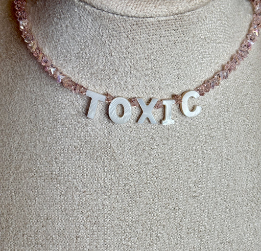 Колие TOXIC