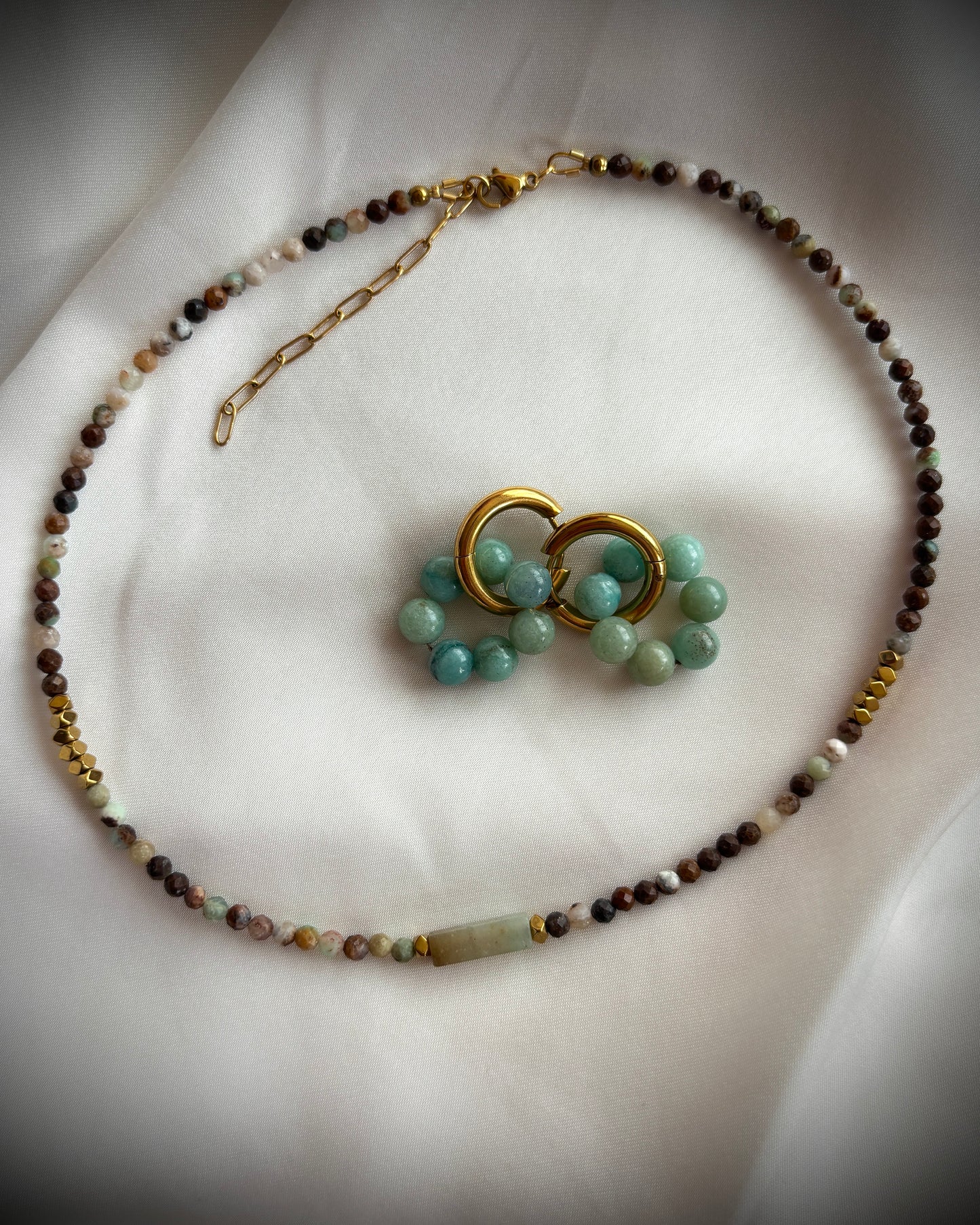 NEW Колие/Гривна Amazona