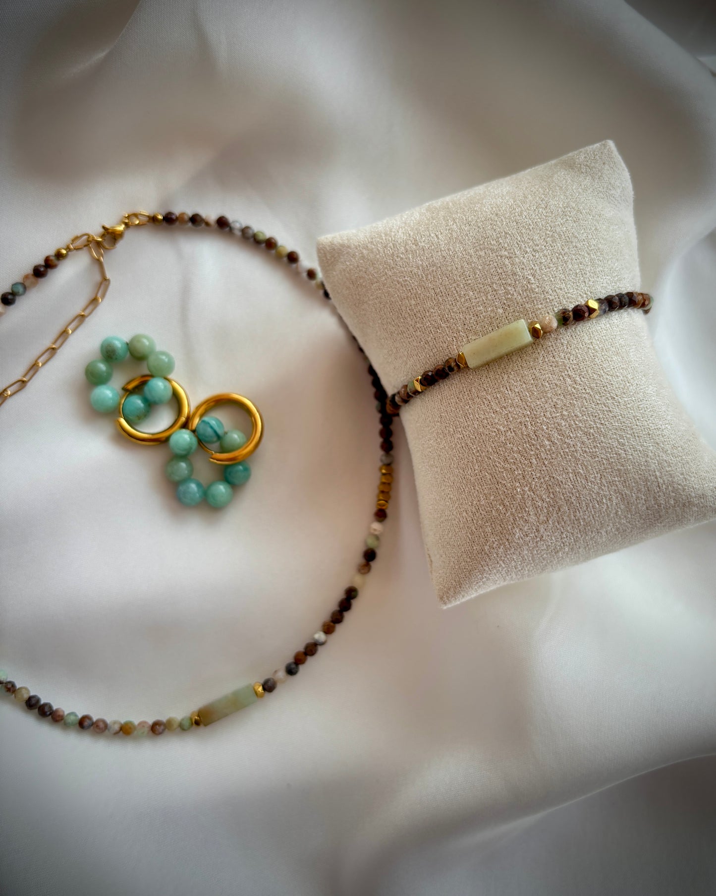 NEW Колие/Гривна Amazona